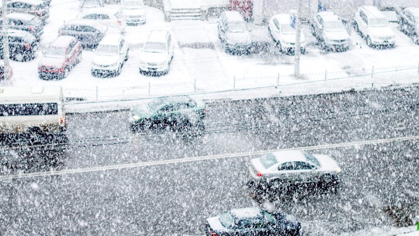 积雪破纪录：内蒙古居民怎样英勇战雪大雪天气如何安全出行