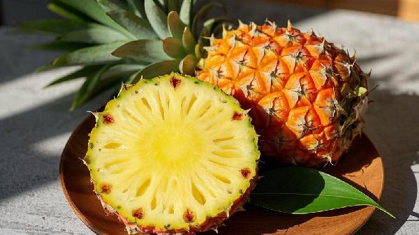 菠蘿會(huì)導(dǎo)致上火嗎 夏天吃菠蘿需適量