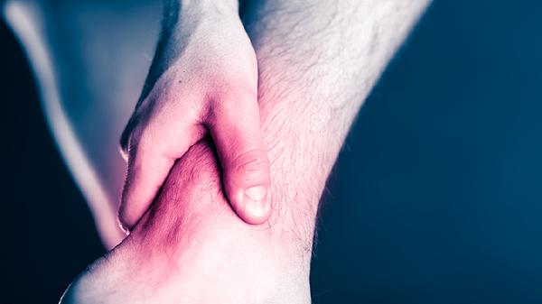 耳廓漿液性軟骨膜炎掛什么科