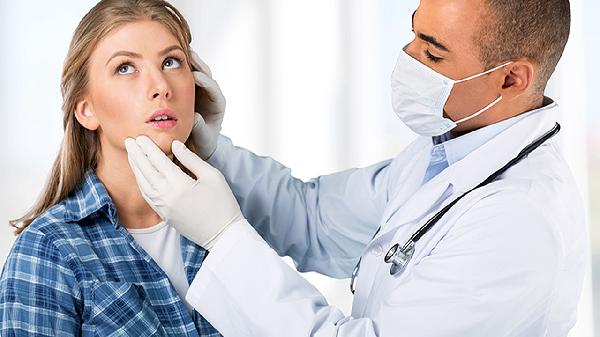 大腿有红血丝是什么原因引起的