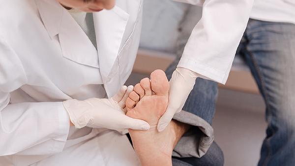 左腳跟腱突然疼痛怎么回事