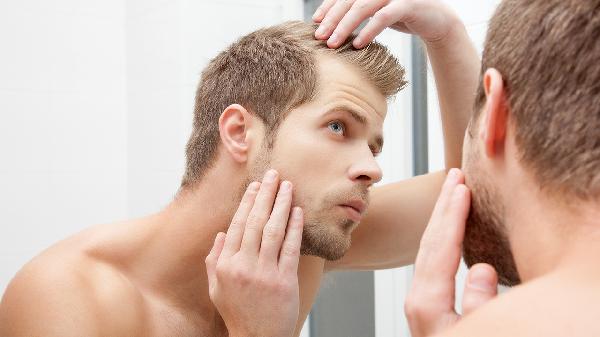 男性頭頂脫發(fā)原因有哪些 可能是內(nèi)分泌失調(diào)