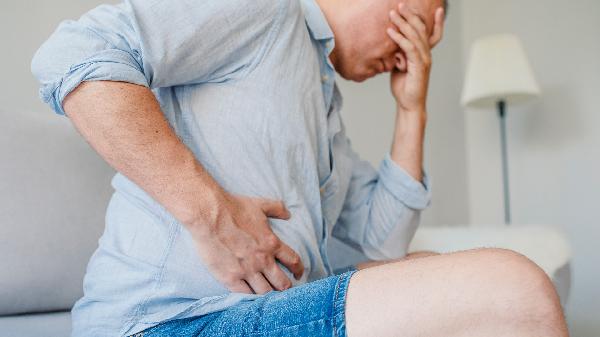 62岁男子肝癌去世，生前爱散步爱喝茶，妻子：若能早点发现就好了