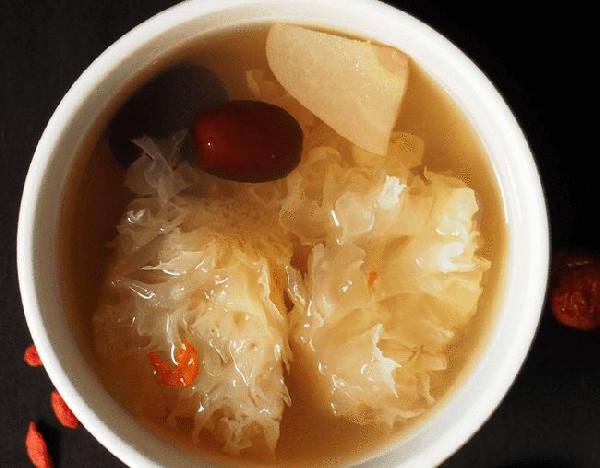 桂圓紅棗枸杞茶：多重功效，喝出健康活力！