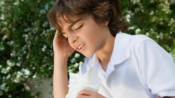 12歲男孩頭發(fā)油怎么回事