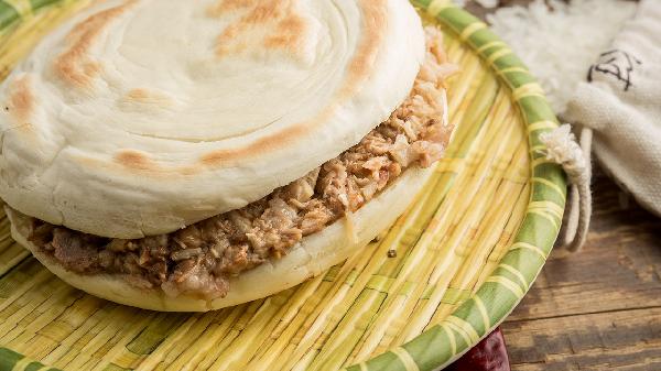 大陰唇肉里按壓有硬塊是怎么回事