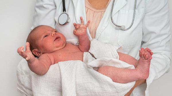 新生兒25天黃疸值12怎么回事，怎么辦