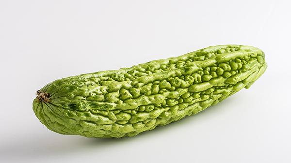 醫(yī)生發(fā)現(xiàn)：高尿酸患者若每天吃苦瓜，用不了多久，身體或有5變化