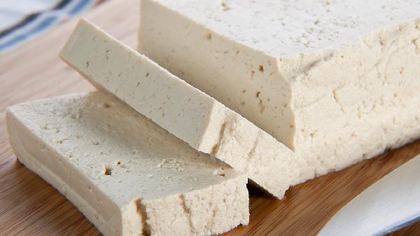 豆腐是结节的良药！医生告诫：过了60岁，保护身体记住“3不碰”