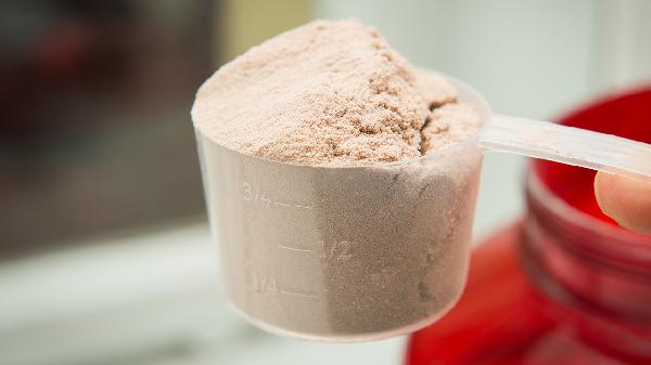 骨折的时候该吃什么补品呢？骨折过后不妨尝试蛋白粉