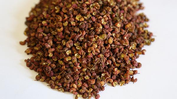 花椒殼卡在嗓子里了怎么辦