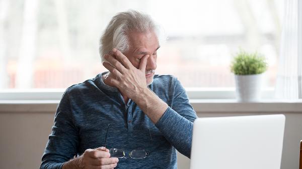 白內障手術(shù)費多少錢(qián)70歲以上的