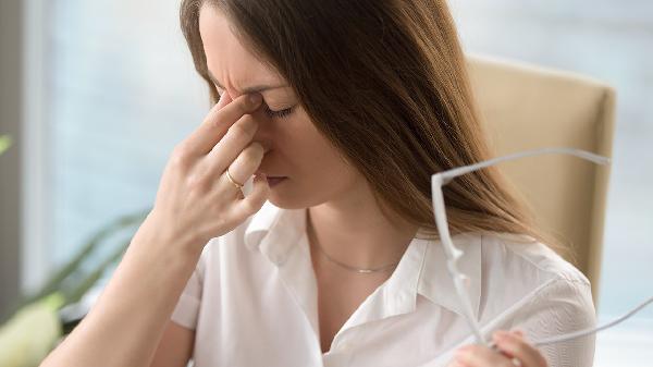 女生無(wú)緣無(wú)故頭疼是什么原因?