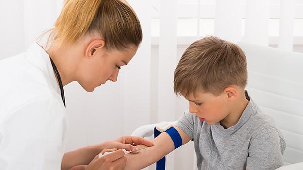 新生兒抽血腫需要住院嗎