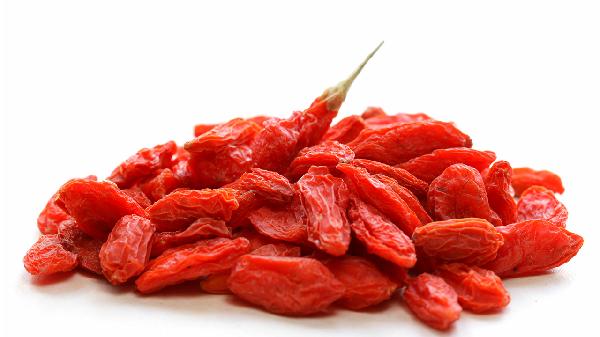 杜仲和枸杞能同时泡水喝吗