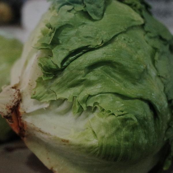 炒青菜时先放盐还是后放盐