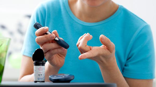 饭后血糖值14mmol/l是糖尿病吗？