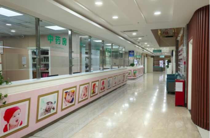 重庆送子鸟医院收费透明规范，守护生育希望！