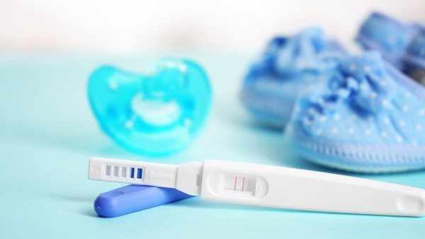 大龄女青年难以怀孕的原因