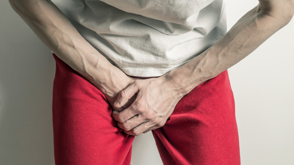 男人小便变黄 一定要重视