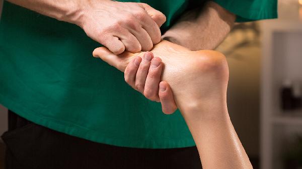 眼瞼跳躍按摩在哪里