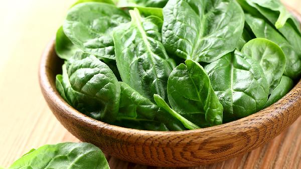 煮菠菜水洗黑衣服能洗白嗎