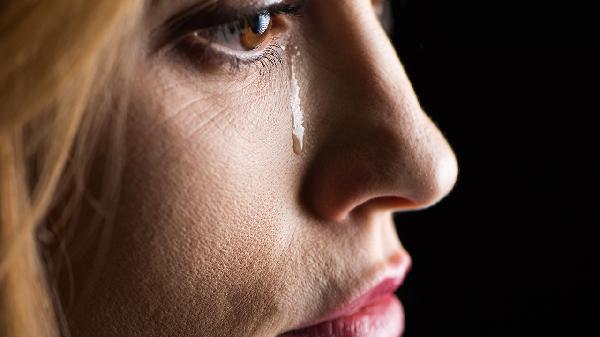 高中女生情緒低落愛(ài)哭怎么辦