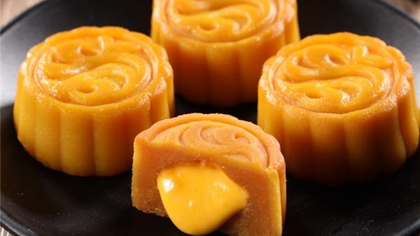 {月饼什么时候吃好 吃完月饼应该喝什么}