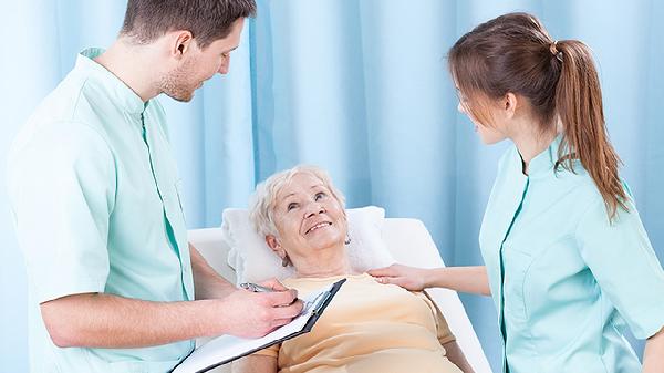 85岁老人贫血怎么食补 八十多岁老人贫血