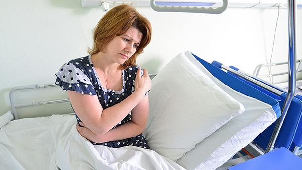 肩胛骨骨質增生的癥狀是什么引起的