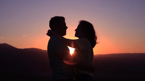 初三學(xué)生談戀愛了怎么辦