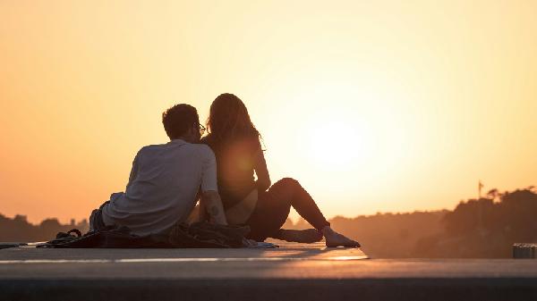 高中生戀愛(ài)了家長(cháng)應該怎么引導孩子