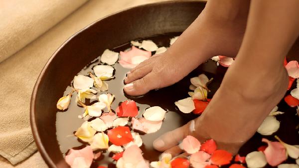 什么中藥泡腳去濕氣和排毒減肥