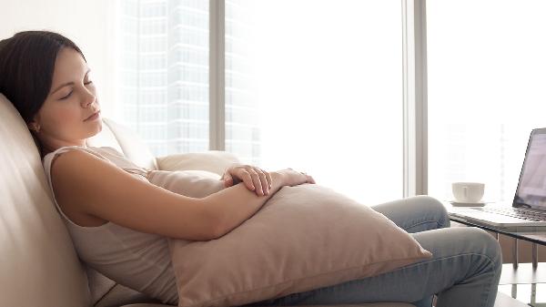 女人年齡大了睡覺(jué)為什么會(huì )打呼嚕