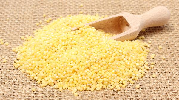 一歲寶寶身上起小米粒疙瘩怎么回事