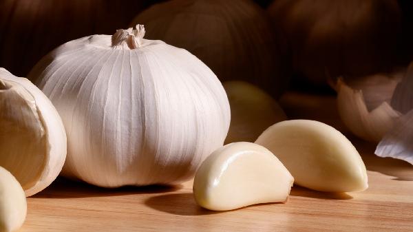 大蒜炸黑了有毒吗