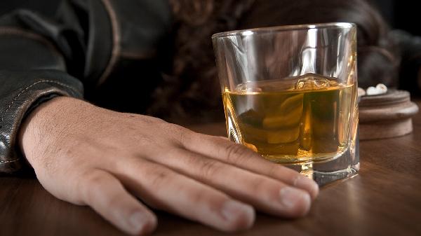 喝醉酒后可以洗熱水澡嗎