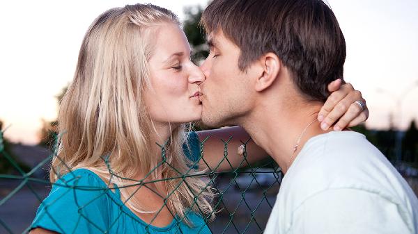 夫妻之間一直長(zhǎng)時(shí)間冷暴力怎么辦