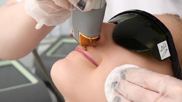 激光治療痘痘的七大注意事項(xiàng)