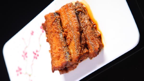 女性多吃魚(yú)可減緩經(jīng)痛癥狀