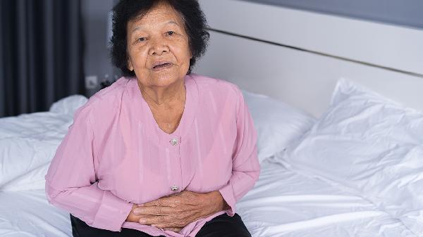 老年便秘的三種保健護理方法