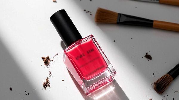 愛(ài)美女性需要注意指甲油的危害很大