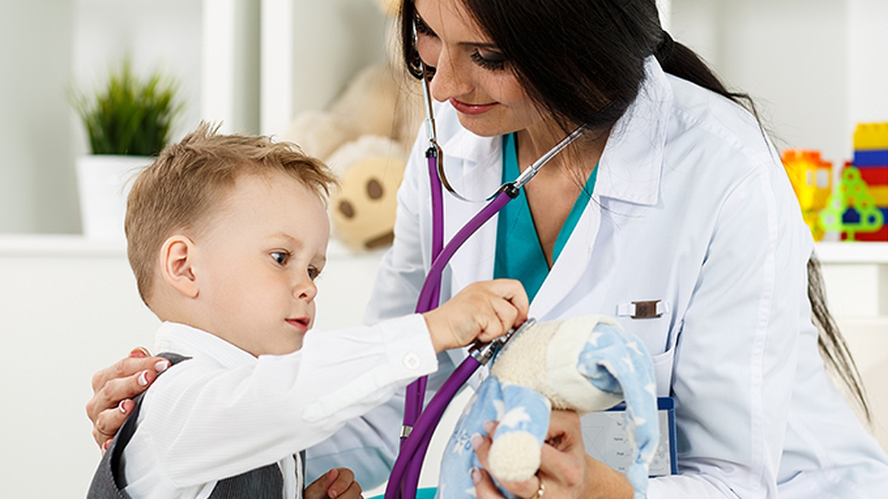 四个月宝宝耳朵上部软骨变形还能纠正么