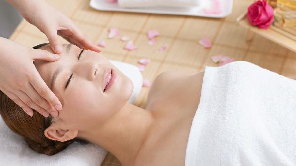 腿無(wú)力發(fā)軟按摩哪里