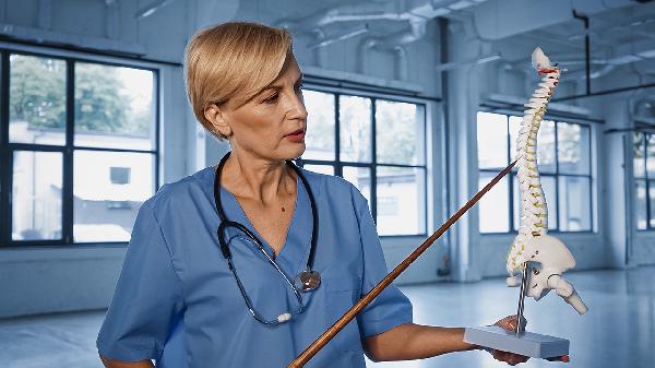 頸椎間盤突出伴有增生怎么回事