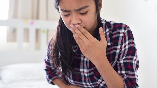 女孩子頭暈惡心想吐肚子疼