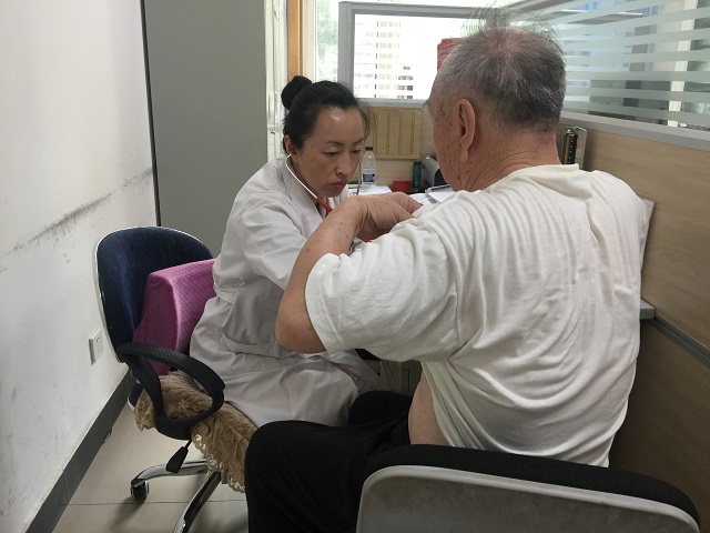 落实医改政策 慢阻肺患者享长处方服务2.JPG
