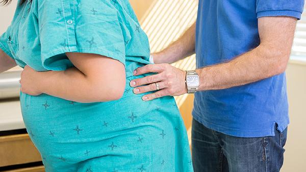 孕婦嘴唇干裂可以用唇膏嗎 教你護理孕婦嘴唇
