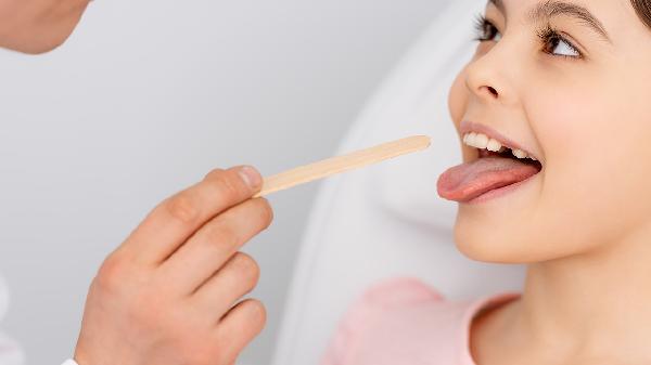 口腔內(nèi)部腮上長(zhǎng)了個(gè)黑色疙瘩