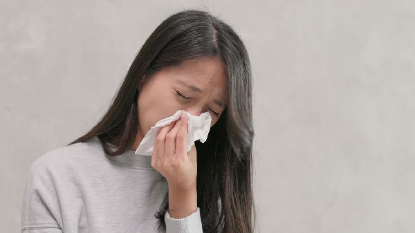 挖鼻屎有什么危害  看了這3個(gè)危害你還敢挖鼻屎?jiǎn)?>
                  </p>
              </a>
    </li>
                  <li>
      <a href=